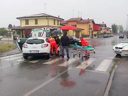 Schianto all'incrocio, coinvolta una donna incinta