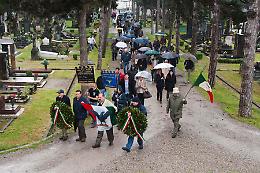 Guerra di date sulla messa del duce