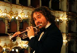 Domenica 12 la Mauro Moruzzi Junior Band e Pierobon al Ponchielli