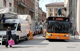 Corso Vittorio Emanuele
con i banchi del mercato