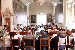 Sì alla stangata tariffe, crepe nella maggioranza 