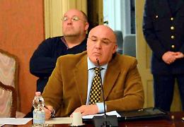 Ferroni e Pdl all'attacco sui costi della politica