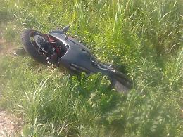 In moto contro un'auto, ferito centauro di 25 anni