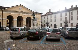 I commercianti contro la chiusura alle auto delle piazze del centro storico