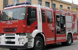 Auto a fuoco in via Mantova, salvo il conducente