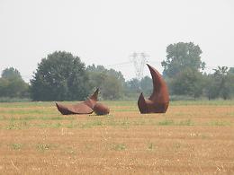 Le curiose sculture 'campestri' di Ernesto Sanguanini