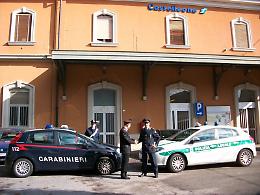 Viaggia senza biglietto e insulta il capotreno, denunciato