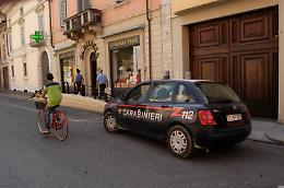 Rapina in farmacia, via 500 euro