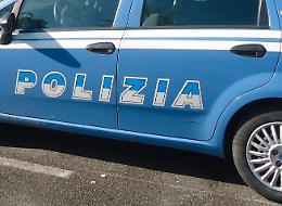 Calci e pugni ai distributori automatici. Minore indagato