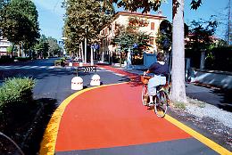 Ciclisti sempre a rischio Mancano piste ciclabili