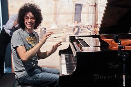 Allevi in concerto al Ponchielli