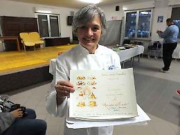 Nadia Santini premia la torta di Laura