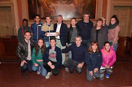 I cuori d'oro dei ragazzi della colonia