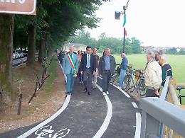 Ladri di rame sulla ciclabile
