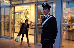 Rapina il supermercato e fugge in bicicletta