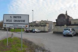 Banda di ladri e vandali al cimitero