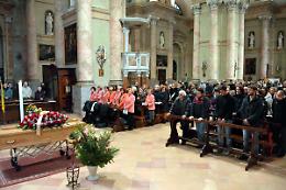Duomo pieno per l'addio ad Azzurra Rossi