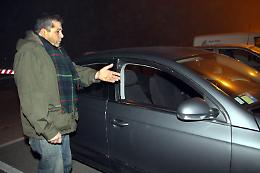 Distrutta sotto casa
l'auto di Beppe Torchio