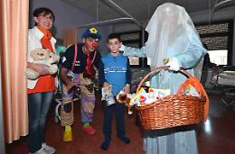 Doni e un sorriso per i bimbi in Pediatria