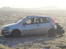 Doppio cappottamento, spavento per una 24enne