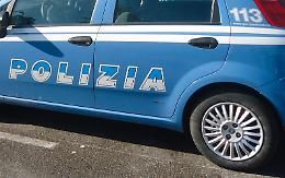 Nascondeva oltre cento bombe carta in auto, arrestato