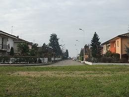 Casa a soqquadro e razziata