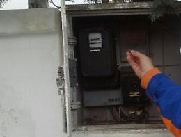 Ruba energia elettrica, 35enne denunciata