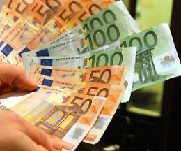 Truffa: si presenta come nonno e si fa cambiare banconote false