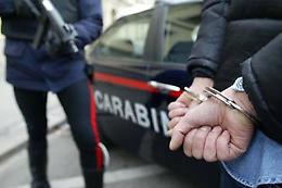 Botte alla madre e allo zio: arrestato 
