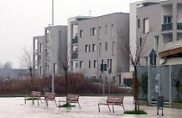 Sabbioni stretti nel cemento
tra Housing ed ex scuola di Cl