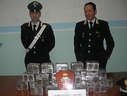 Droga, marocchino arrestato con 27 chili di hashish