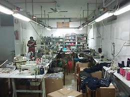 Lavoratori in nero, nei guai laboratori tessili cinesi