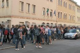Ombrello giù dalla finestra, per la classe niente gita