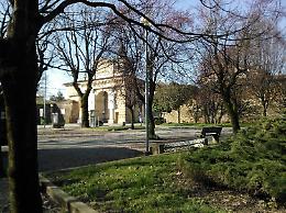 Giardini al buio, il Comune: "Opera degli spacciatori"