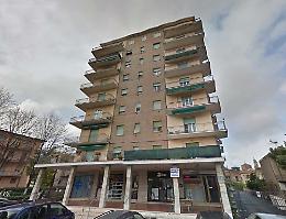 Bloccati in 5 sull'ascensore: salvati dai vigili del fuoco