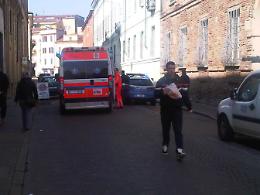 Cade in bici, ferite al volto per un 16enne