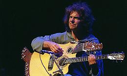 Pat Metheny sabato in una biografia
all&rsquo;Ala Ponzone