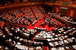 Giochi politici sulla pelle del Paese
