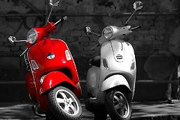 Sposta uno scooter sequestrato senza autorizzazione, 26enne denunciato