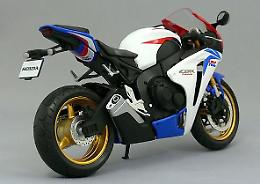 Furto nella notte, asportata una Honda CBR 1000