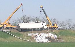 Tre camion ribaltati in A21, circolazione in tilt