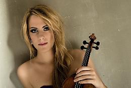 La violinista Francesca Dego presenterà il suo ultimo cd alla Feltrinelli