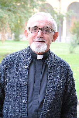 Padre Brioni da Makeni: "Benedirò 14 coppie di sposi. Grazie alla vostra generosità ho regalato la stoffa per gli abiti nuziali"