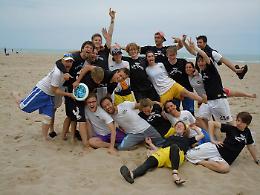 La squadra cremonese di frisbee Kiss my disc quarta al torneo internazionale del Paganello di Rimini 