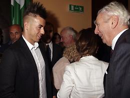 Il 'Dossena' in delirio per El Shaarawy, premiato Arvedi