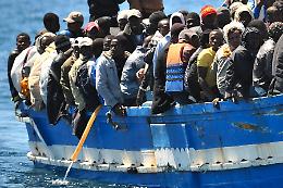 Naufraga un barchino a largo di Lampedusa, salvati 38 migranti