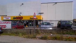 Cassaforte aperta col flessibile, razzia alla Coop