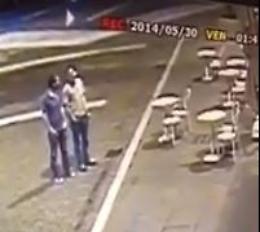 Le immagini tratte dal video di sorveglianza