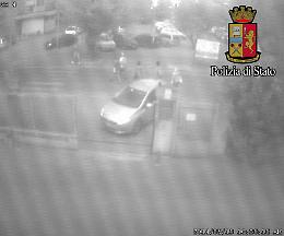 Rapina e pestaggio a scuola, bloccato bullo minorenne 