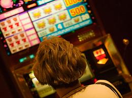 Distretto Visconteo, la proposta: «Vuoi i fondi? Allora getta via le slot»